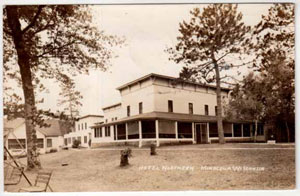 Full View of the Northern Hotel - Nitschke's Northern Resort