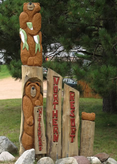 Nitschke's Northern Resort Welcome Sculpture